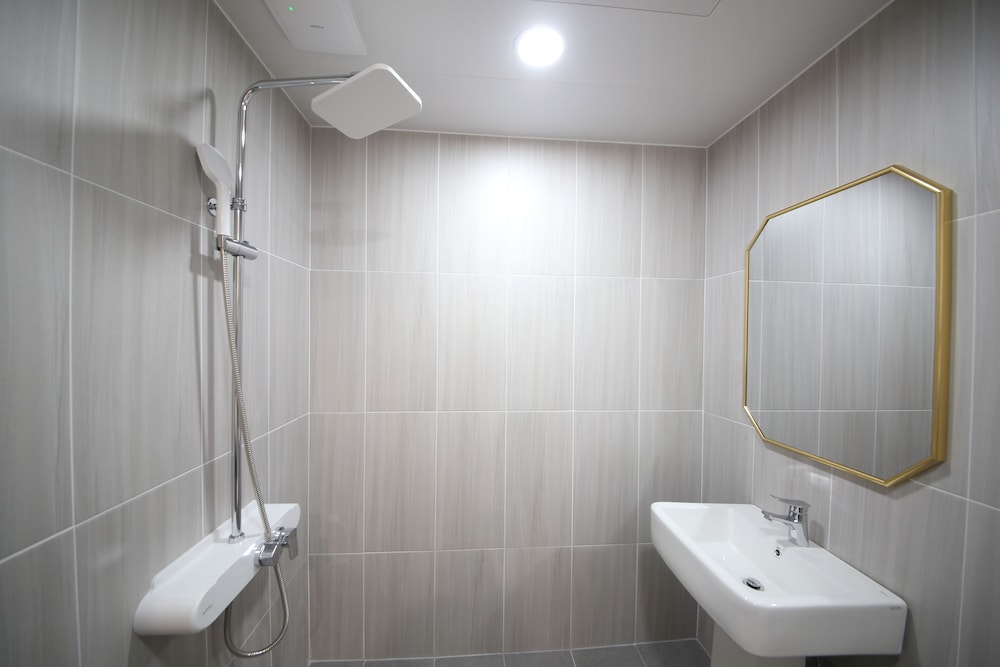 Business Twin Room photo 3