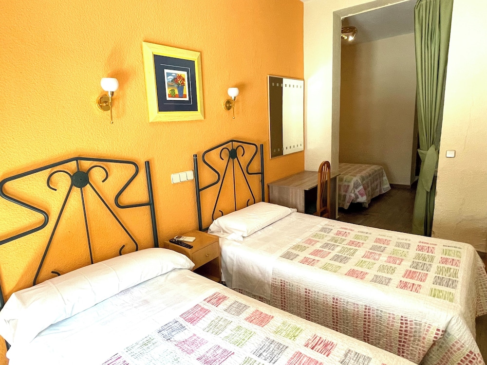 Standard Quadruple Room, Balcony, City View