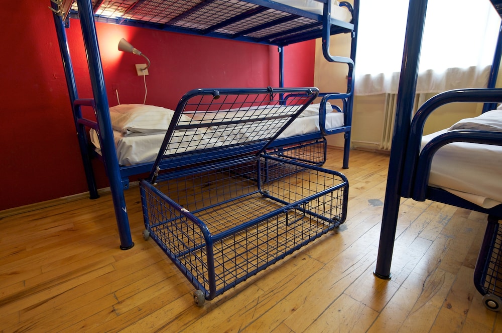 Quadruple Room, Shared Bathroom - Photo 2