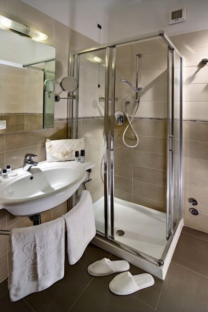 Comfort Double or Twin Room, Sea View photo 3