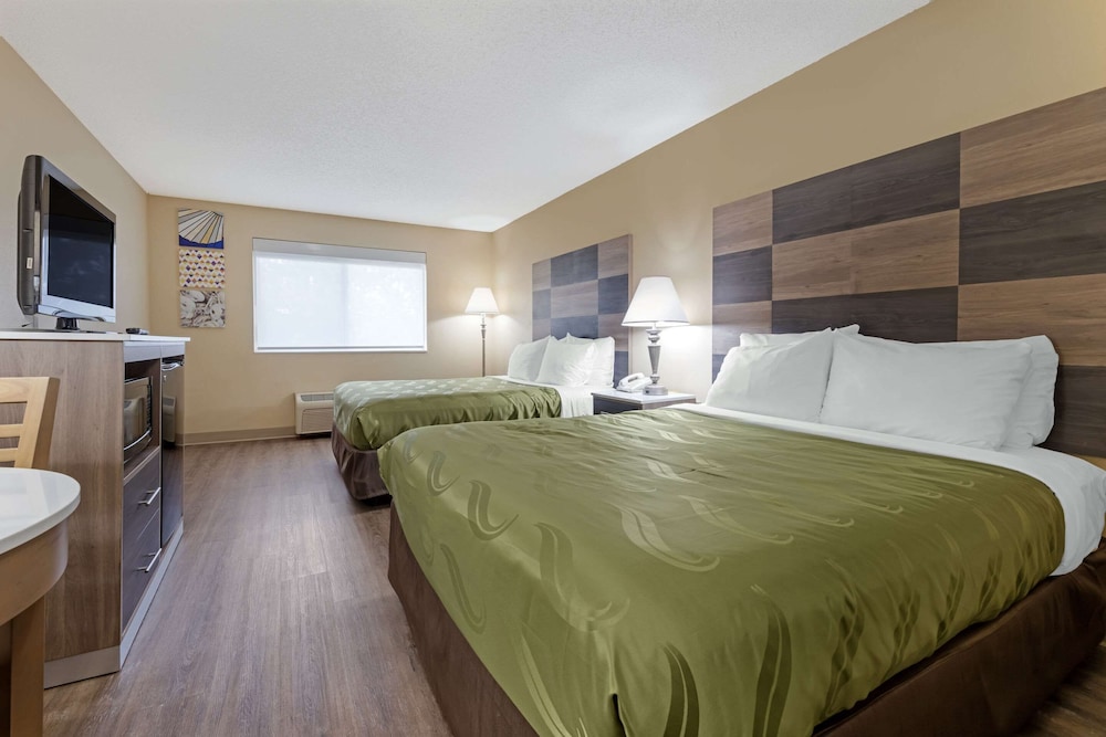 Standard Room, 2 Queen Beds, Non Smoking - Photo 4