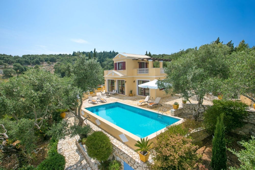 Villa, Smoking photo 2