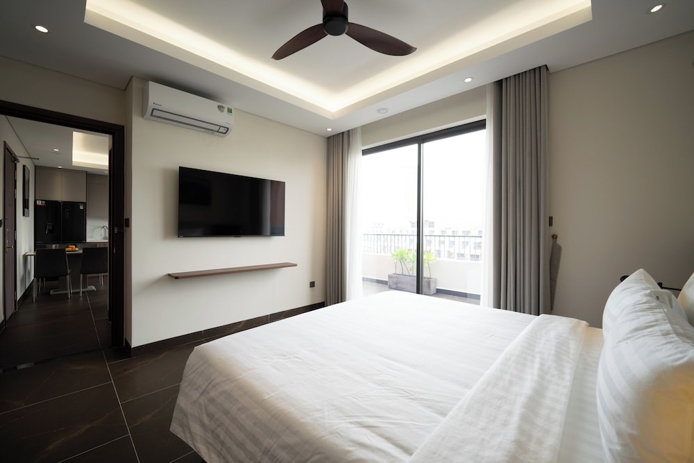 Grand Double Room, Balcony, City View
