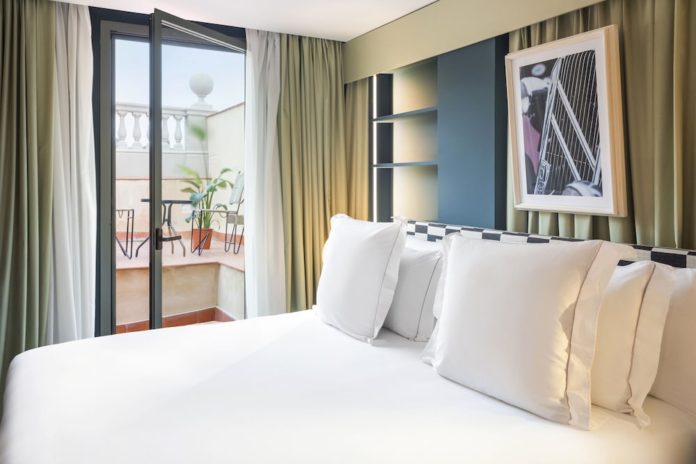 Panoramic Room