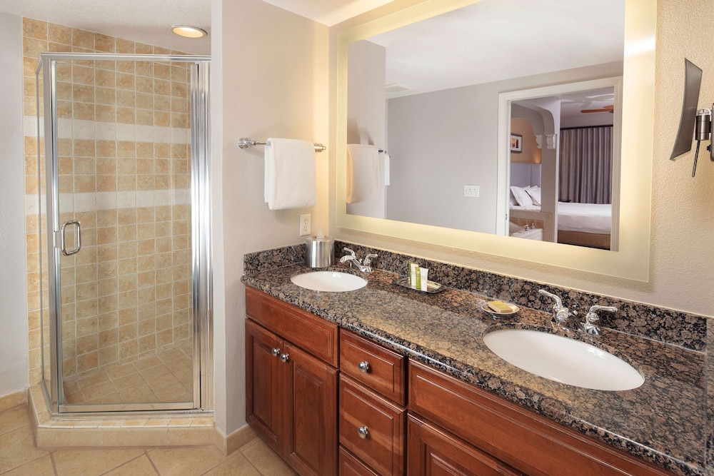 Available room thumbnail 6