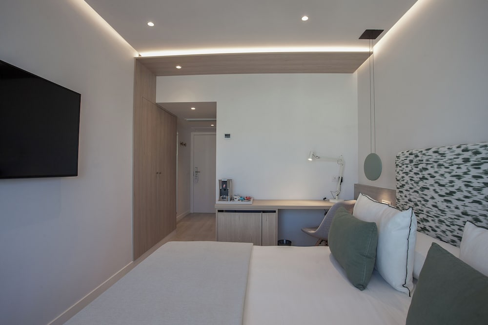 Superior Room, Partial Sea View