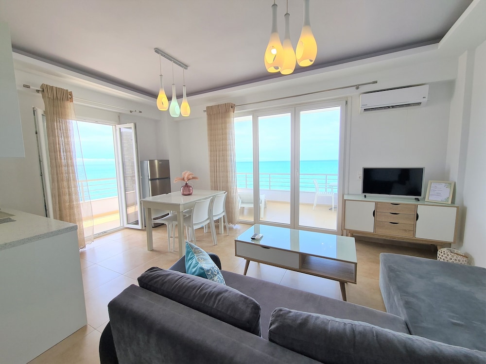 Panoramic Apartment, 1 Bedroom, Terrace, Sea Facing (Gardenia) photo 1