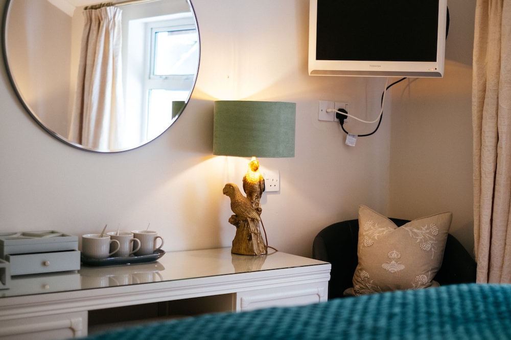 Suite, Ensuite, Garden View photo 3