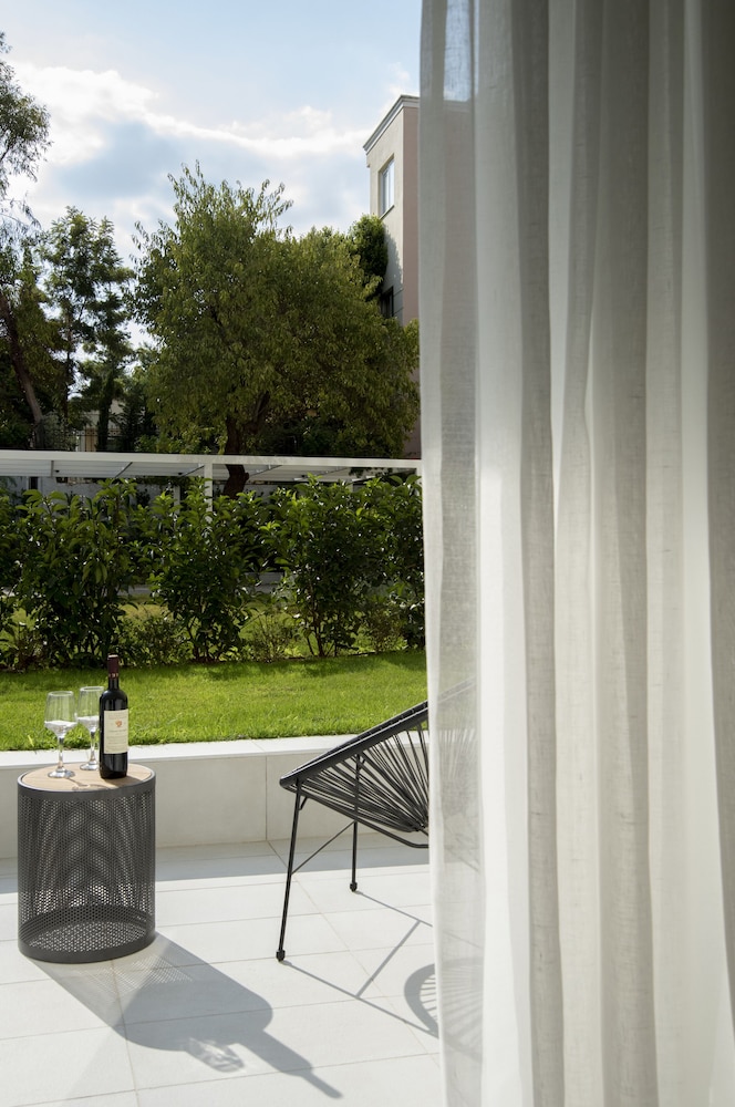 Suite, Garden View
