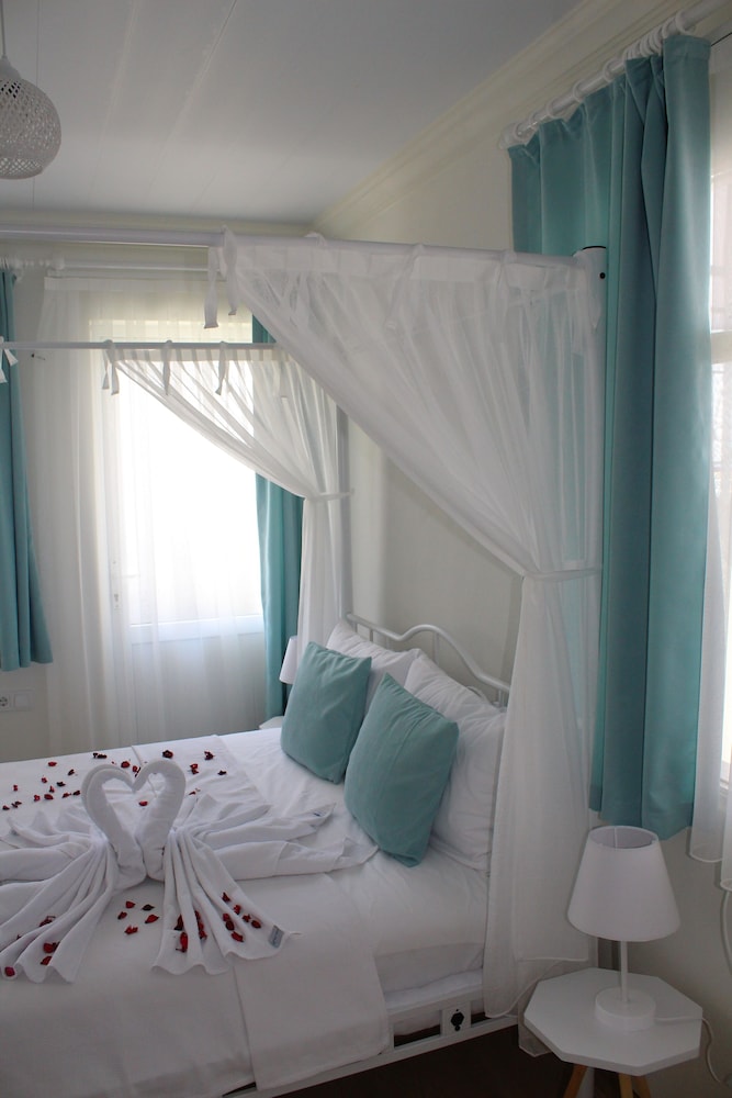Honeymoon Double Room photo 1