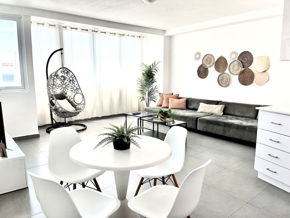 Apartment, Smoking