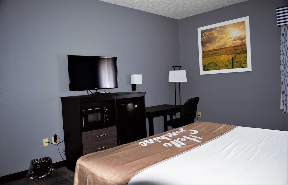 Suite, 1 King Bed, Refrigerator & Microwave
