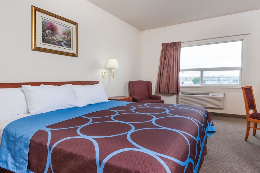 Standard Room, 1 King Bed - Photo 2