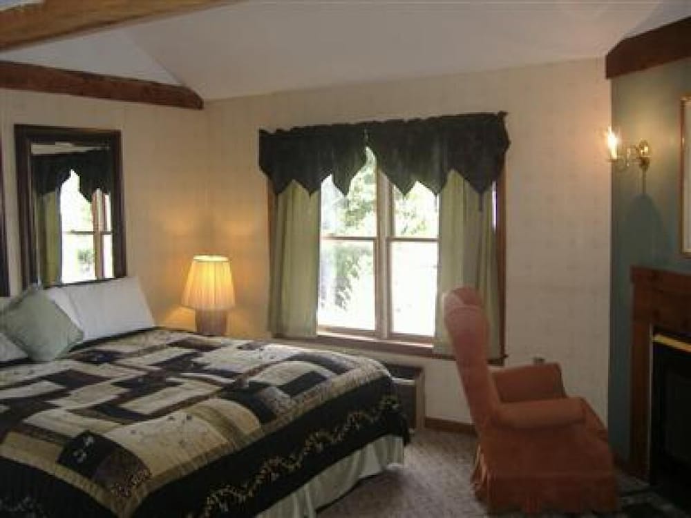 Standard Double Room, Ensuite photo 3