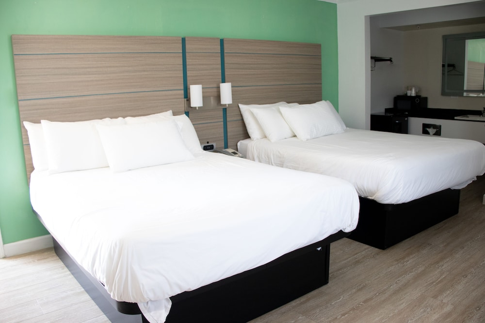 Standard Double Room, 2 Queen Beds