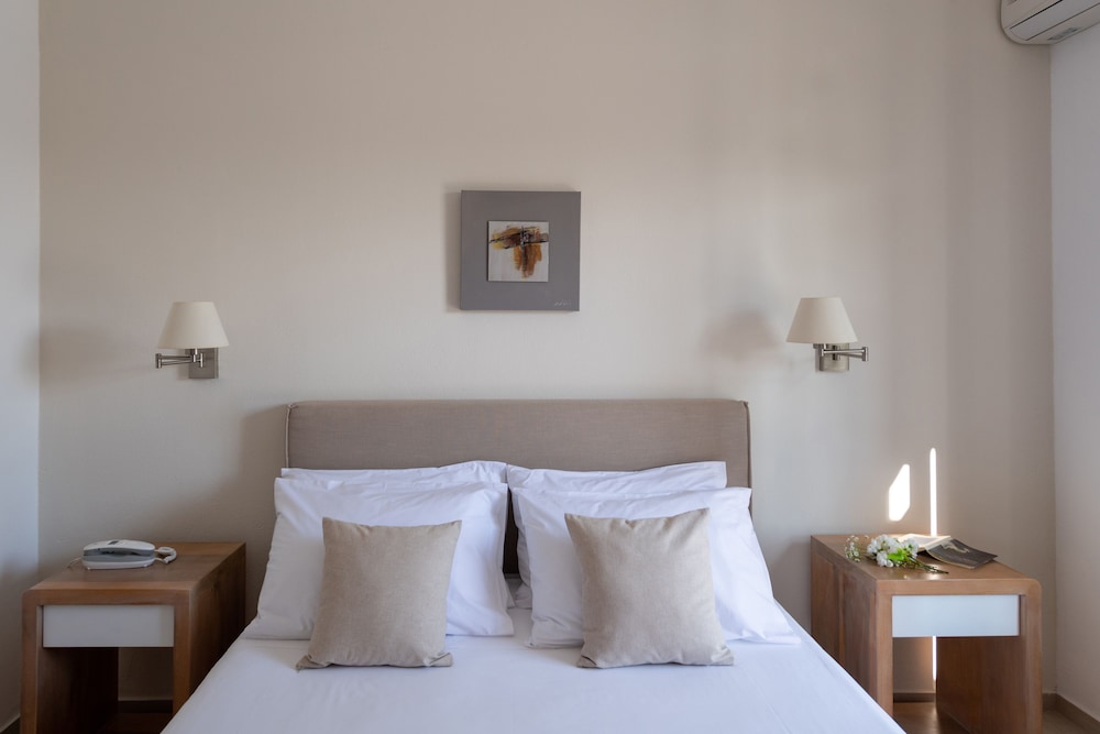 Double or Twin Room, Non Smoking photo 2
