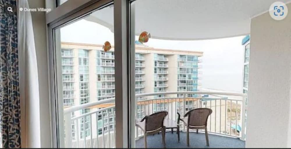 Suite, 2 Queen Beds, Oceanfront (Angle) - Photo 4