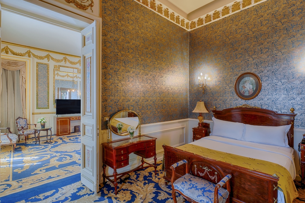Golden Royal Suite Direct Sea View - Photo 2
