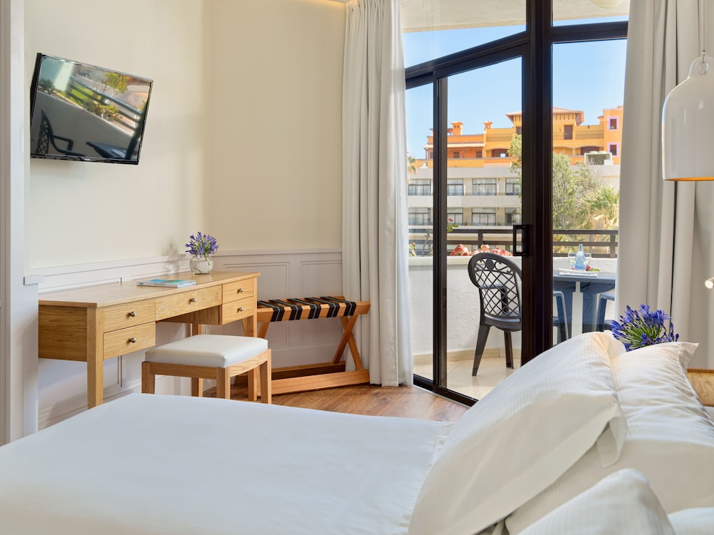 Double Room (3 adults)