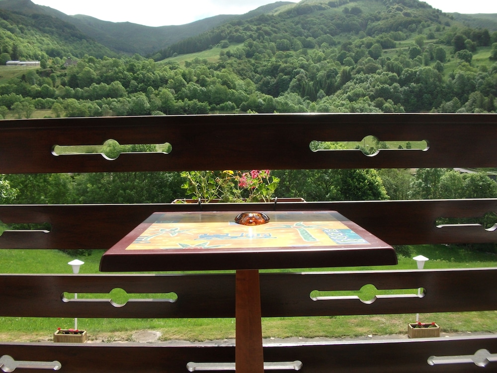 Standard Quadruple Room, Balcony, Mountain View photo 2