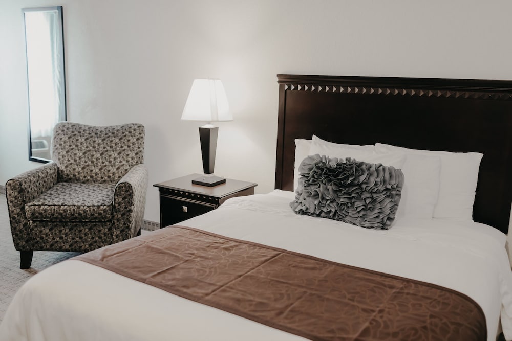 Traditional Room, 1 King Bed - Photo 3