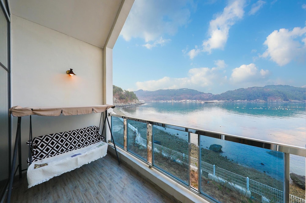 Basic Room, 1 Bedroom (202 (Oceanview)) - Photo 11