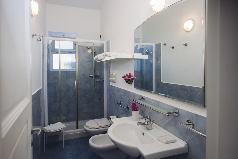 Superior Double or Twin Room photo 3