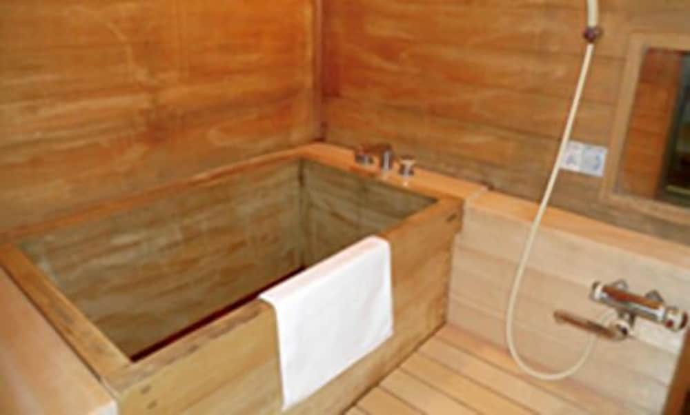 Traditional Room, Hot Tub photo 3