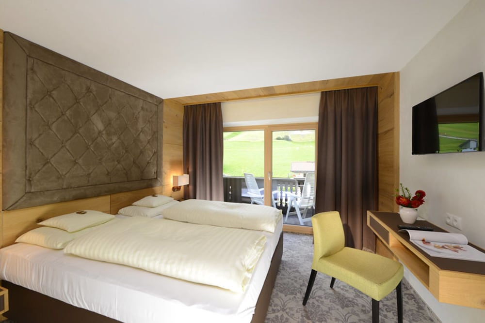 Standard Single Room, Balcony (Bergkristall)