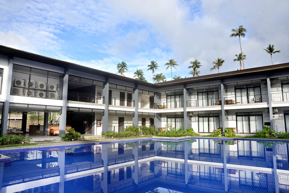 Deluxe Room, Pool View - Twin - Photo 6