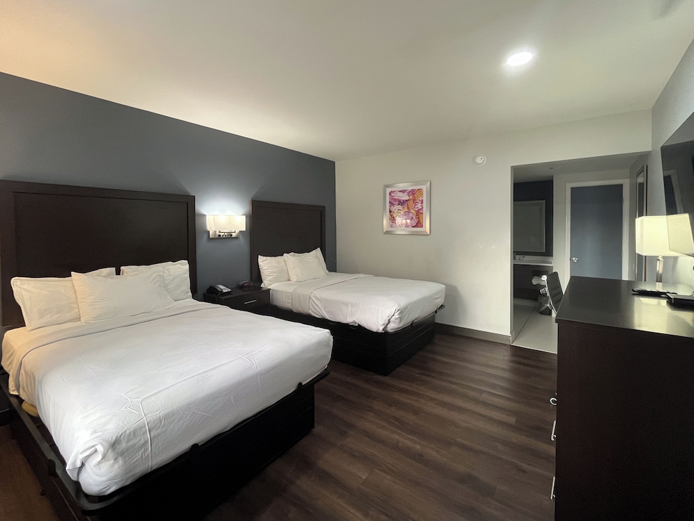 Room, Accessible Bathtub, Kitchen (2 Full Beds, Mobil, Non-smoking) photo 3