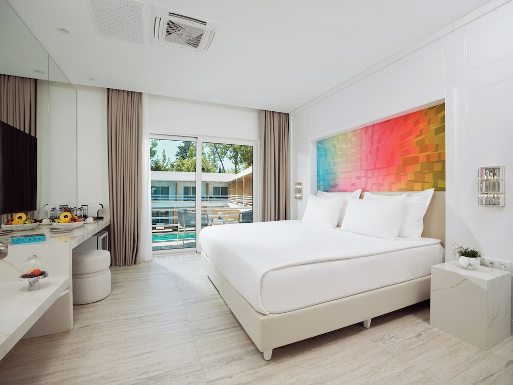 Laguna Duplex Suite - Swim Up