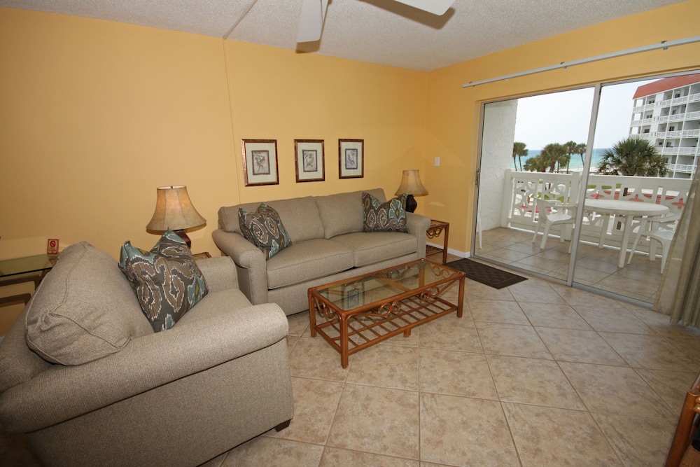 Condo, 2 Bedrooms