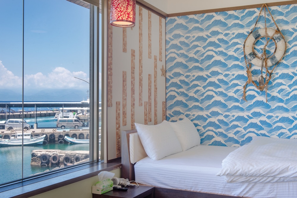 Deluxe Double Room with Sea View - Photo 8