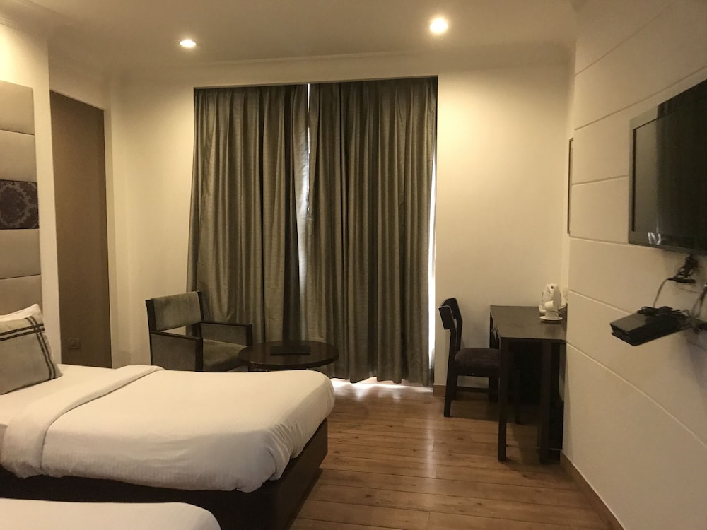 Club Room (Twin Bed)Double photo 1