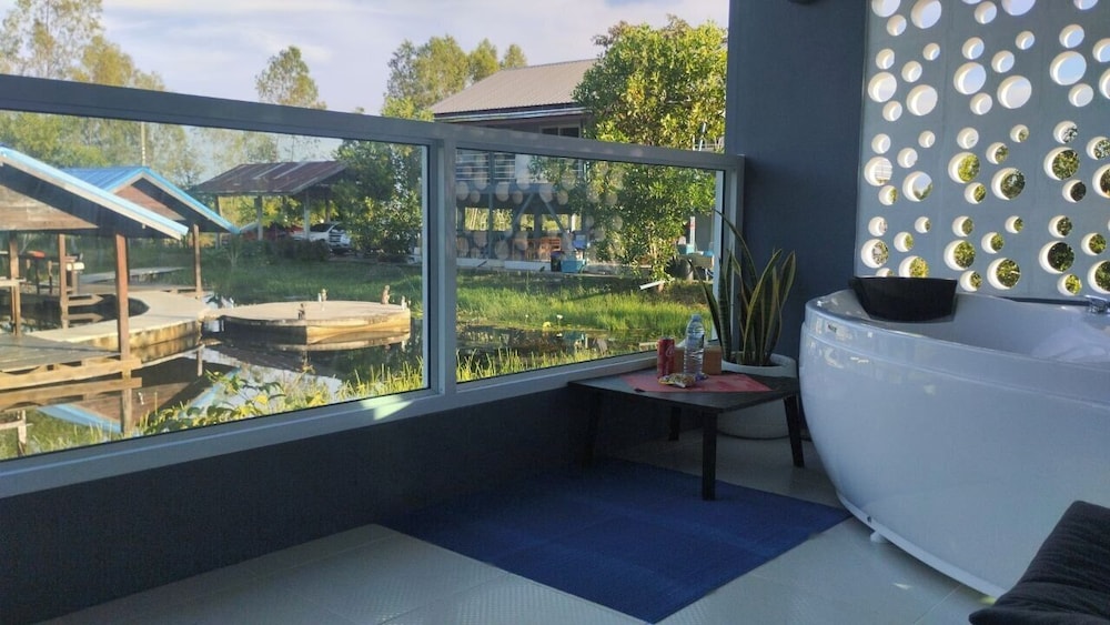 Deluxe Double Room, Balcony, Lake View