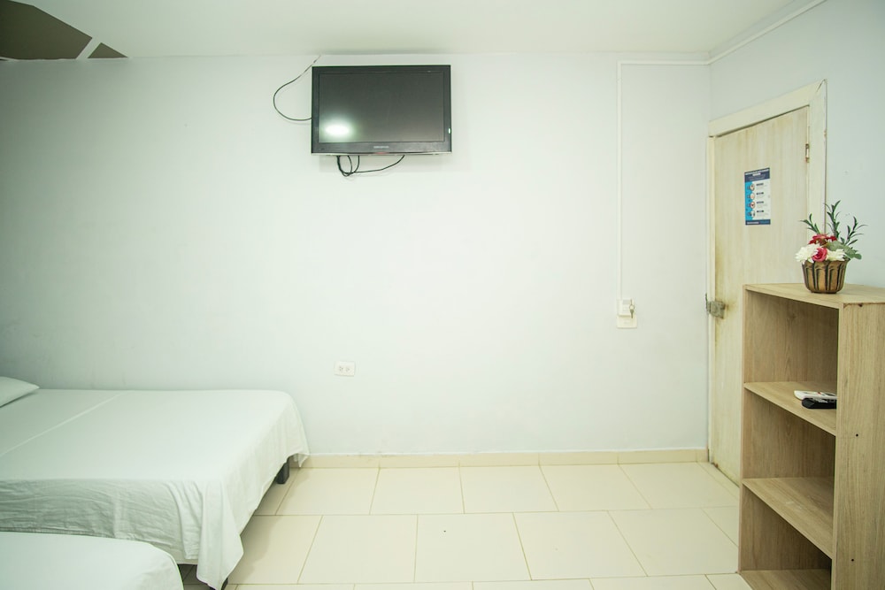 Basic Quadruple Room - Photo 8