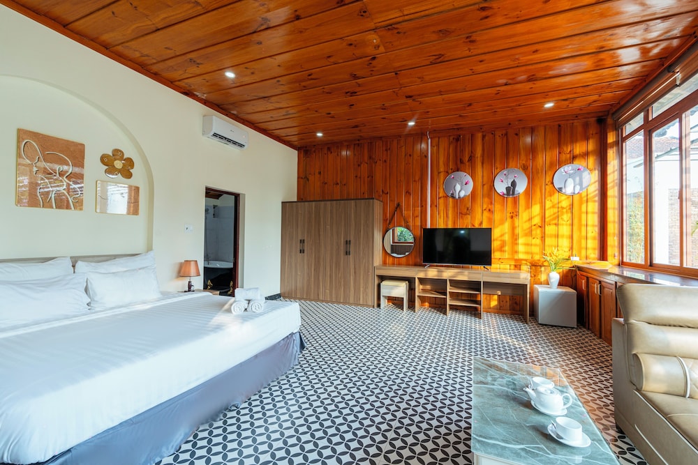 Standard Villa, 1 King Bed, Terrace, Pool View