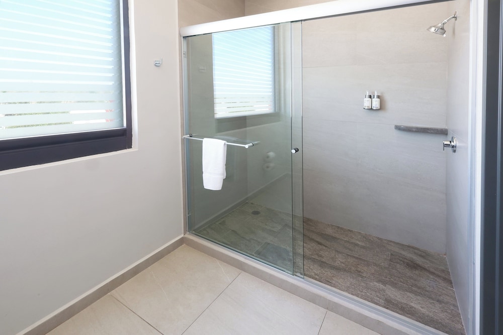Suite, Multiple Beds - Photo 12