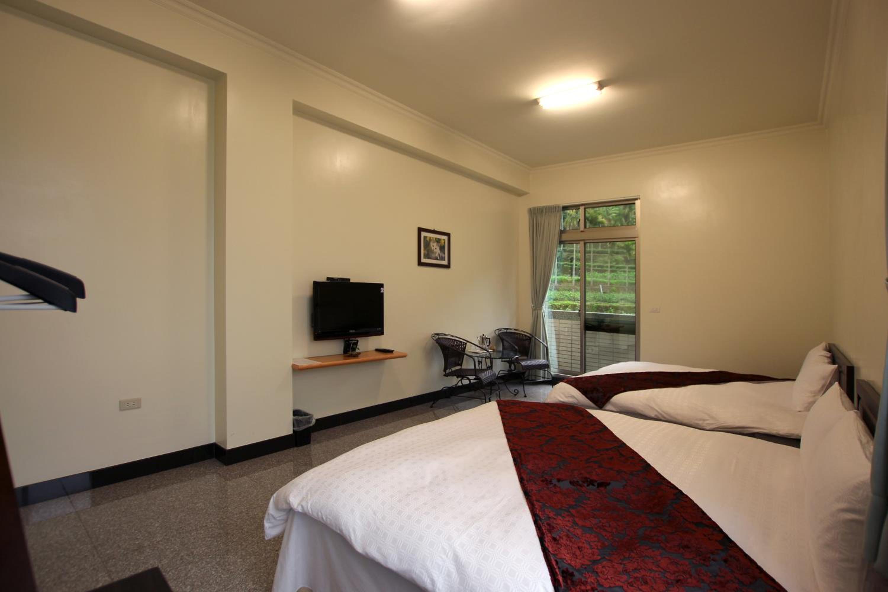 Quadruple Room with Balcony photo 2