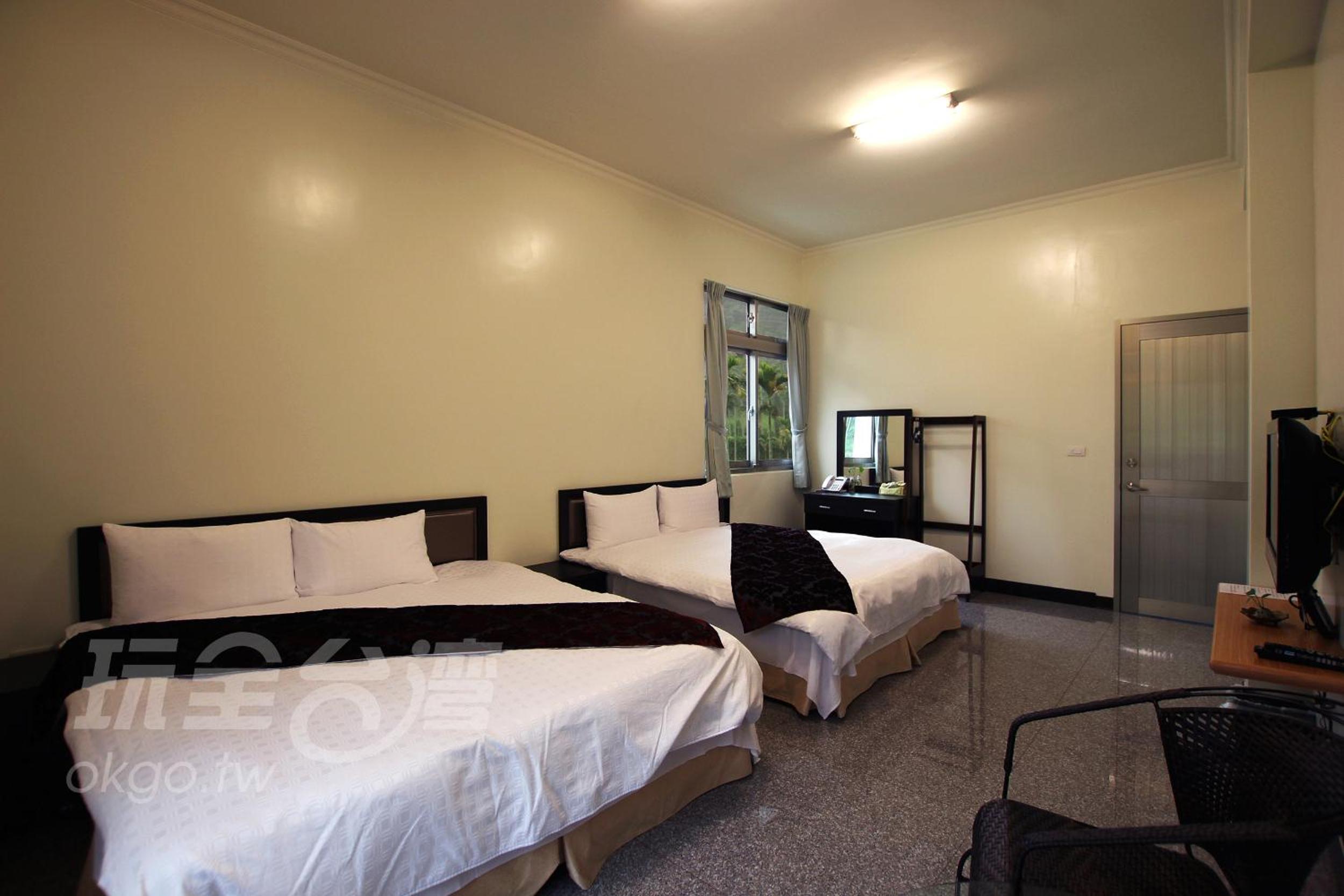 Quadruple Room with Balcony photo 3