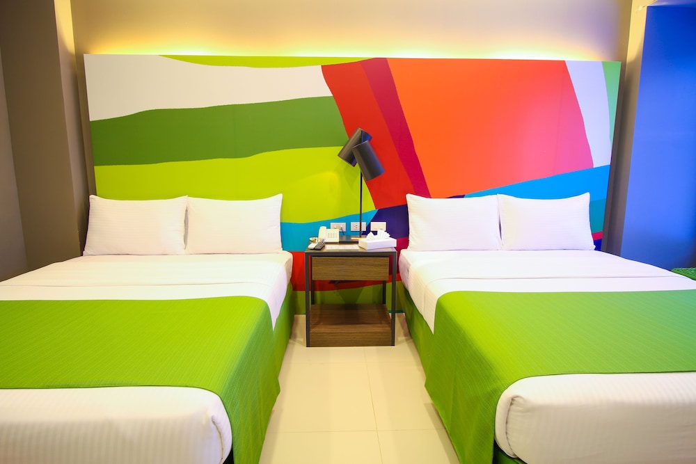 Premier Room, 2 Queen Beds photo 3