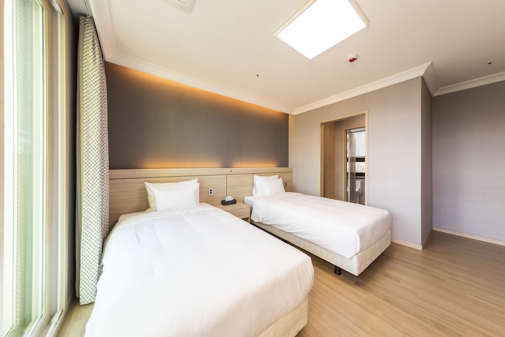 Suite B - Photo 4