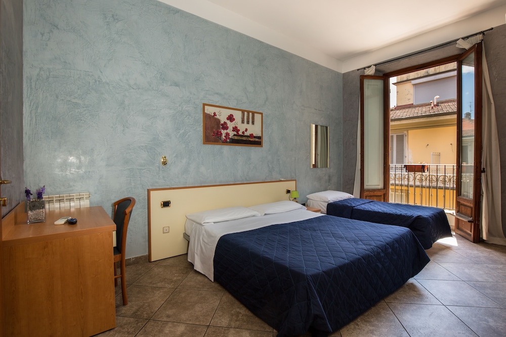 Classic Triple Room - Photo 1