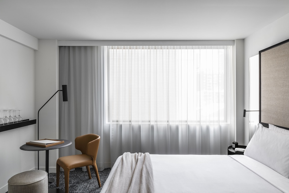 Lancemore Design King Room - includes hosted hour with free drinks and WiFi - Photo 10