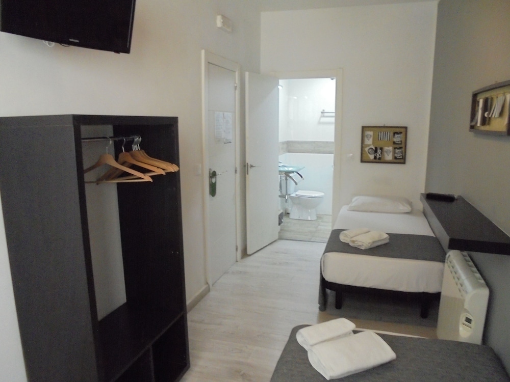 Double Room, Private Bathroom (B)