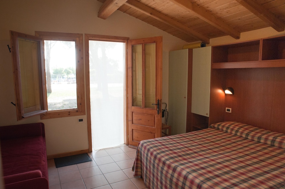 Chalet, 1 Bedroom (4 pax) photo 2