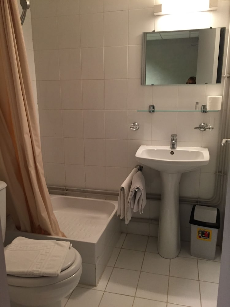 Classic Twin Room - Photo 2