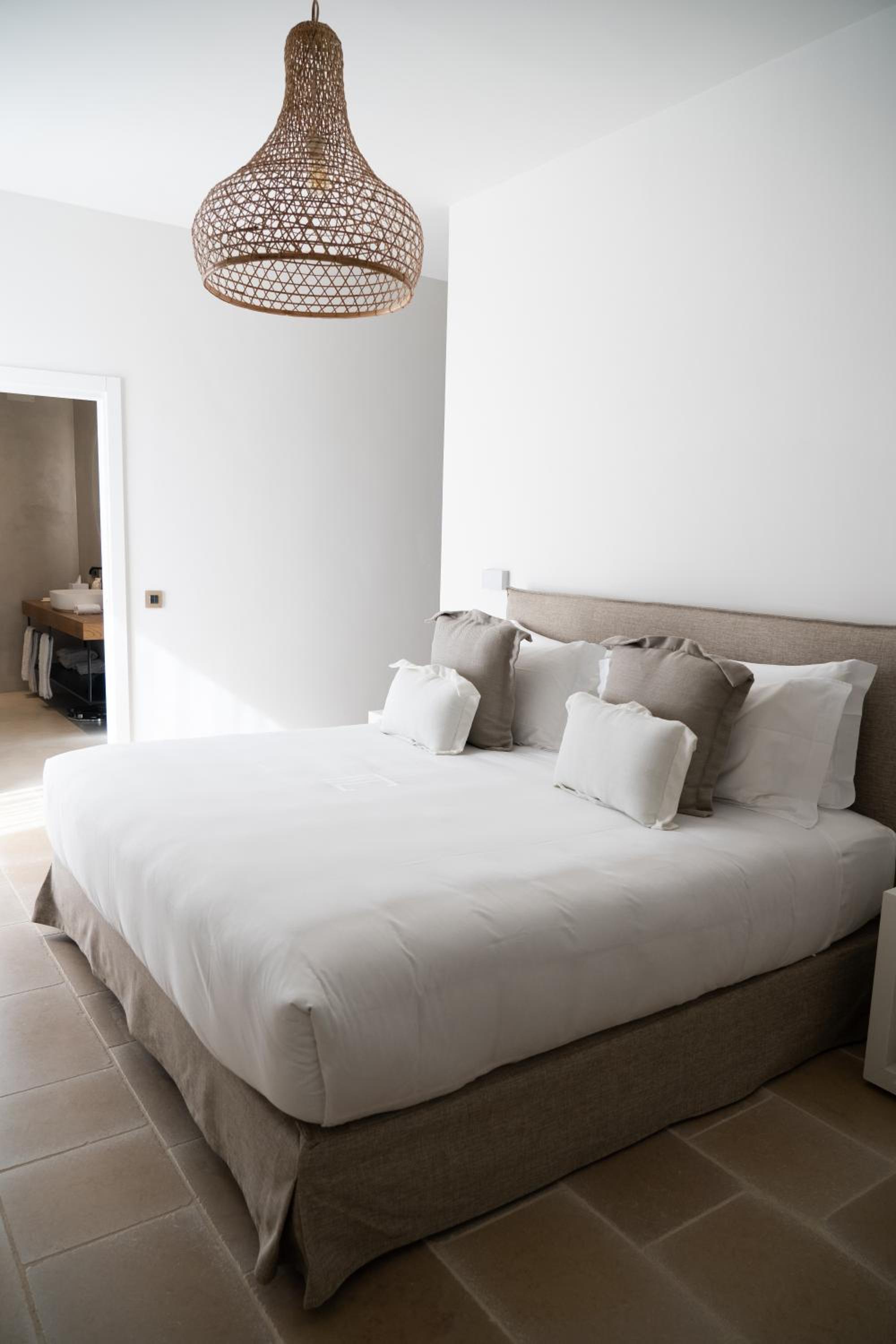 Suite - Photo 3