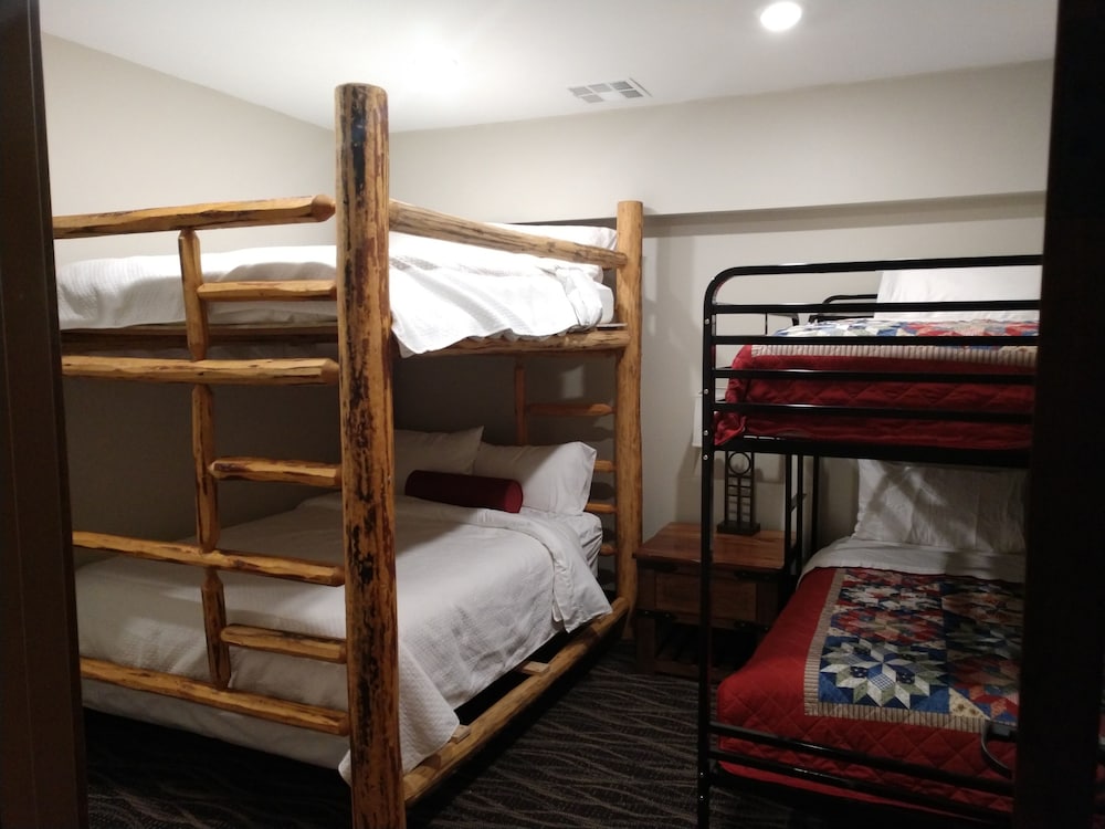 Deluxe Suite, Multiple Beds, Patio photo 3